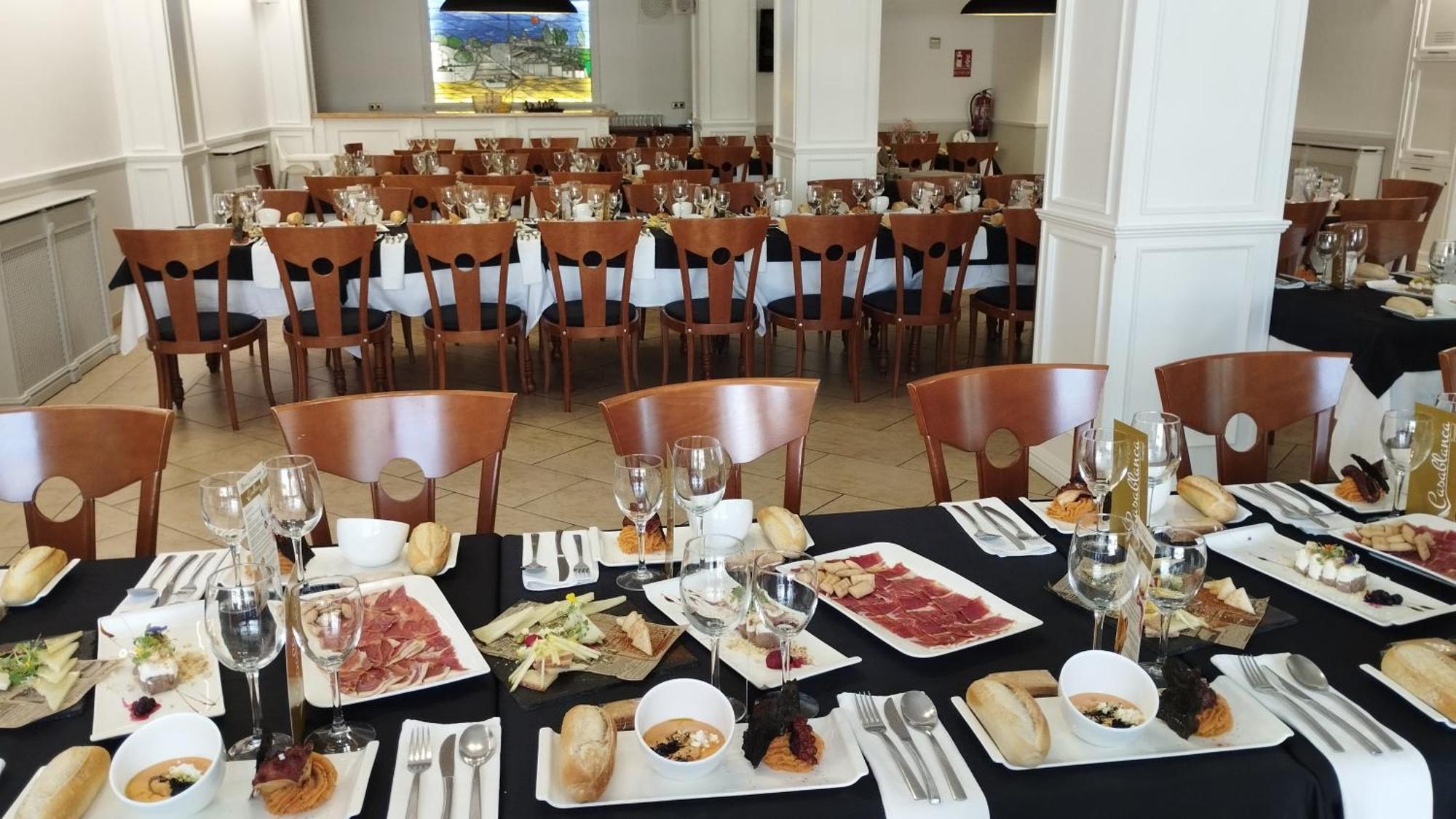 Pension Restaurante Casablanca Torreperogil Bagian luar foto